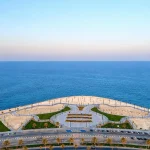 الشاطئ الرملي بكورنيش الخفجي.. وجهة ساحلية تعزز جودة الحياة وتدعم السياحة
