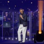 تامر عاشور ينجح في أولى حفلاته بأبها.. و«هيجيلي موجوع» تستعيد حكايتها مع طريق الحزام